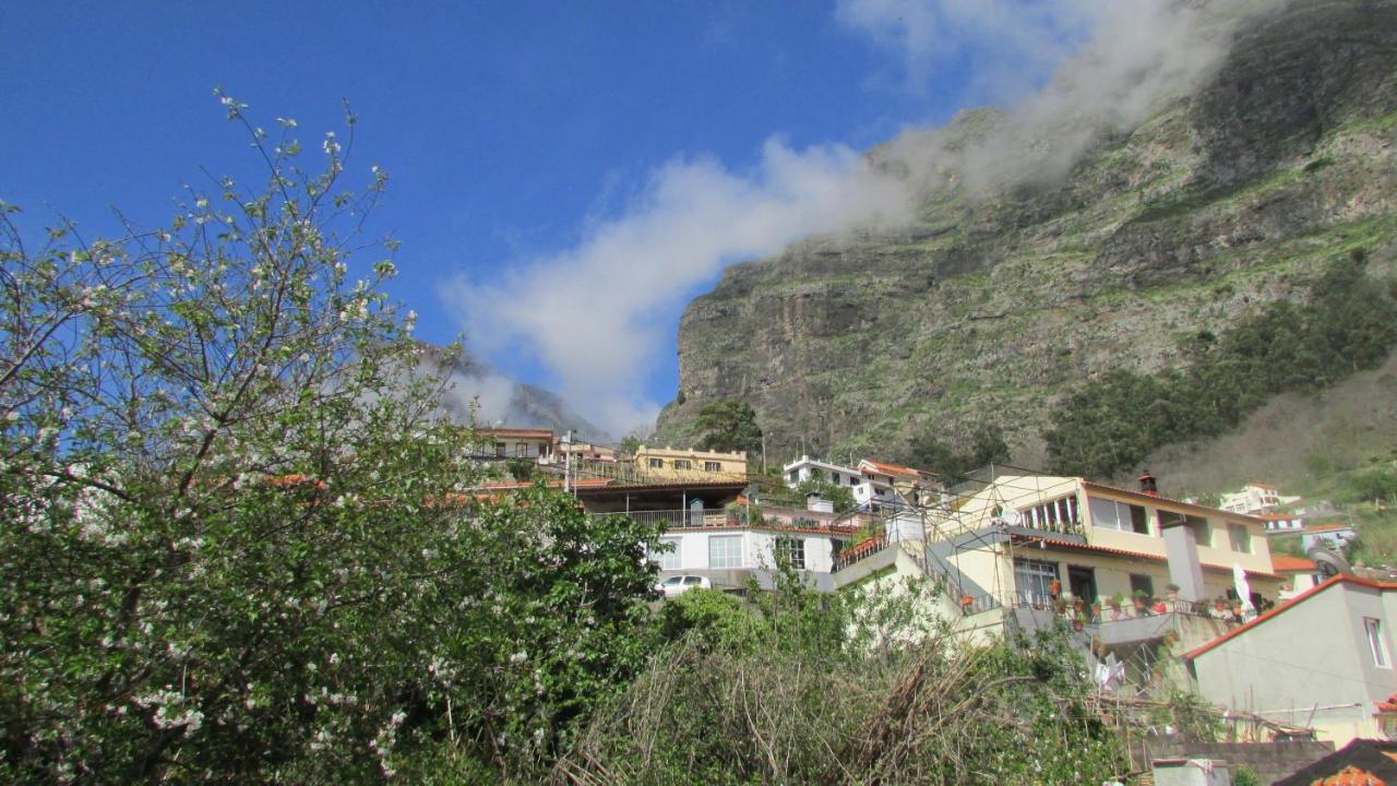 Valley Of Nuns Holiday Apartments Curral Das Freiras Exterior photo