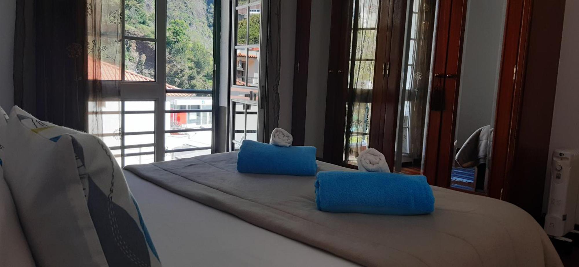 Valley Of Nuns Holiday Apartments Curral Das Freiras Room photo